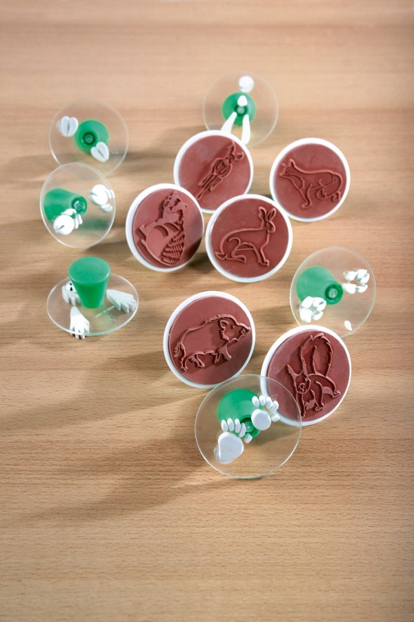 12 Stempel:Tiere und ihre Fährten