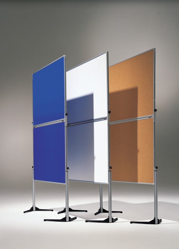 Klappbare Ausstellungswand 120 cm x 150 cm mit Korkoberfläche