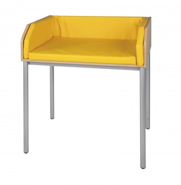 Wickeltisch mit Stahlrundrohrgestell