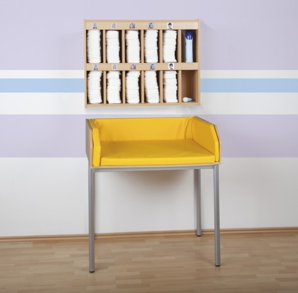 Windelregal mit 18 Fächern