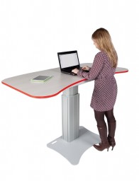 Freistehender Bürotisch