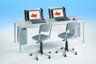 Computer-Zweiertisch mit versenkbarer Klappe