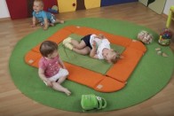 Spielnest und Krabbelmatte in einem