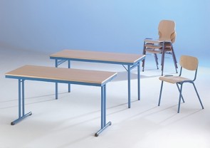 Klapptisch mit 4-Fuß-Gestell