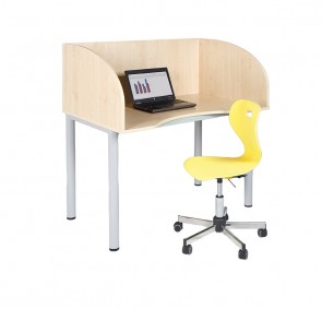 Arbeitstisch mit Sichtblende