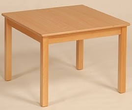 Quadrattisch aus Holz